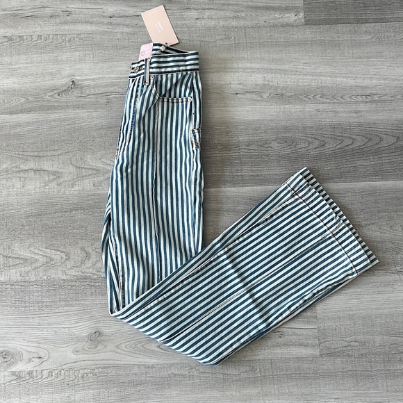 Revice Jeans ⭐️ - Picture 2 of 3